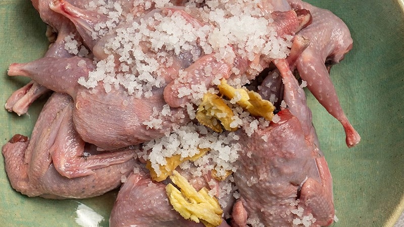 chim cút nướng sa tế 3