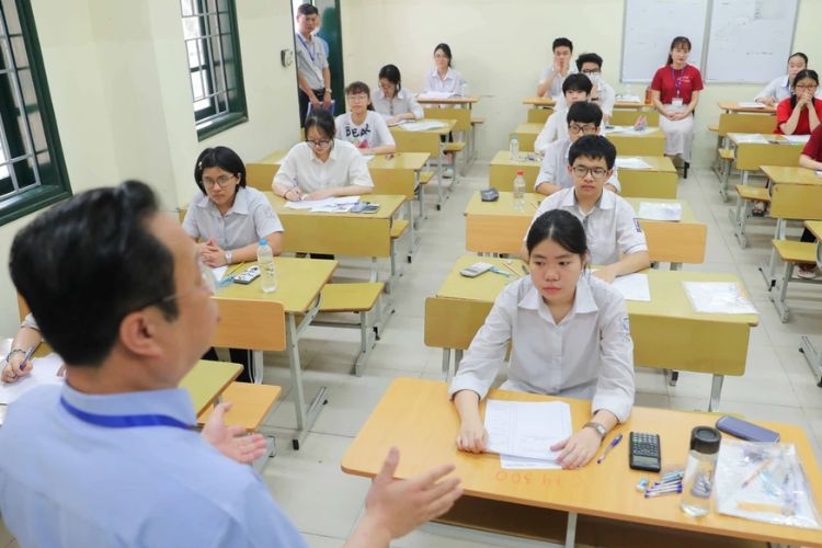 Chọn lớp luyện thi hè vào lớp 10 cho học sinh