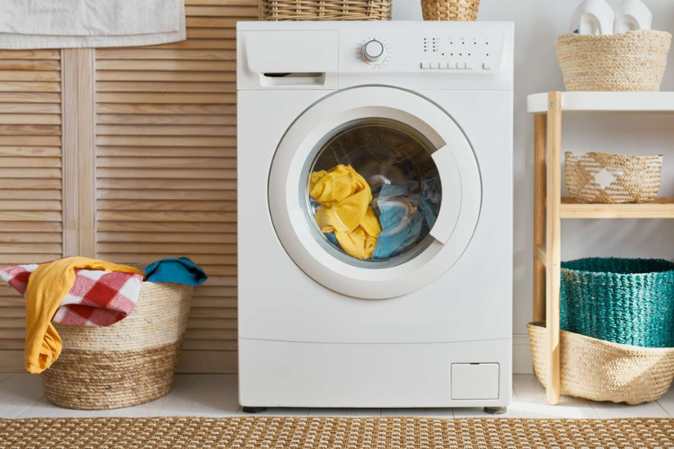 Chọn máy sấy quần áo trẻ sơ sinh cần lưu ý gì? Cách chọn máy để quần áo khô nhanh, diệt khuẩn tốt