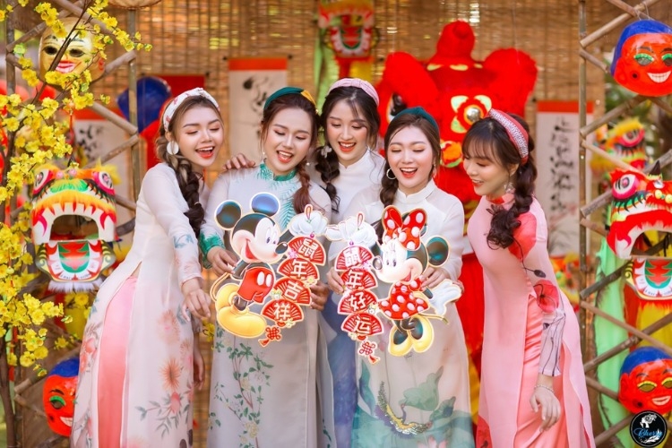 chúc tết 2025 bạn bè hài hước hình 3