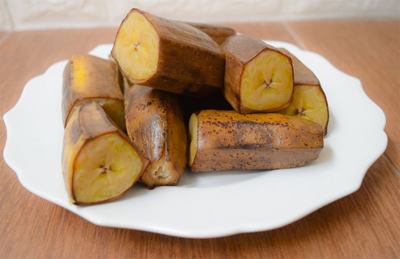 Chuối luộc bao nhiêu calo hình 1