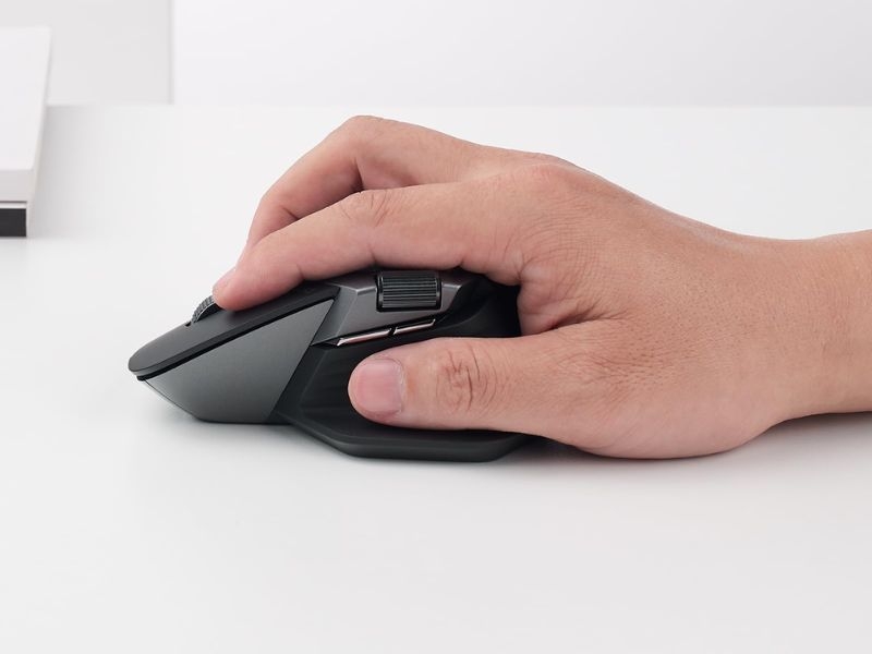 Chọn chuột không dây có kích thước và thiết kế vừa tay