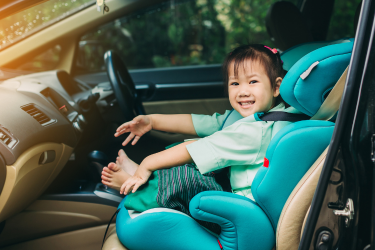 Có nên cho trẻ em ngồi hàng ghế trước ô tô hình 3