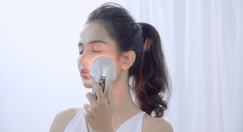 có nên dùng máy nâng cơ mặt không 3