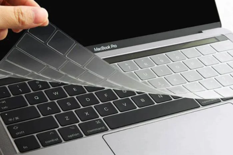 Có nên dùng phủ phím MacBook 5