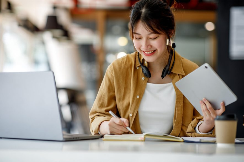 Có nên học 2 ngôn ngữ cùng lúc - hình 1