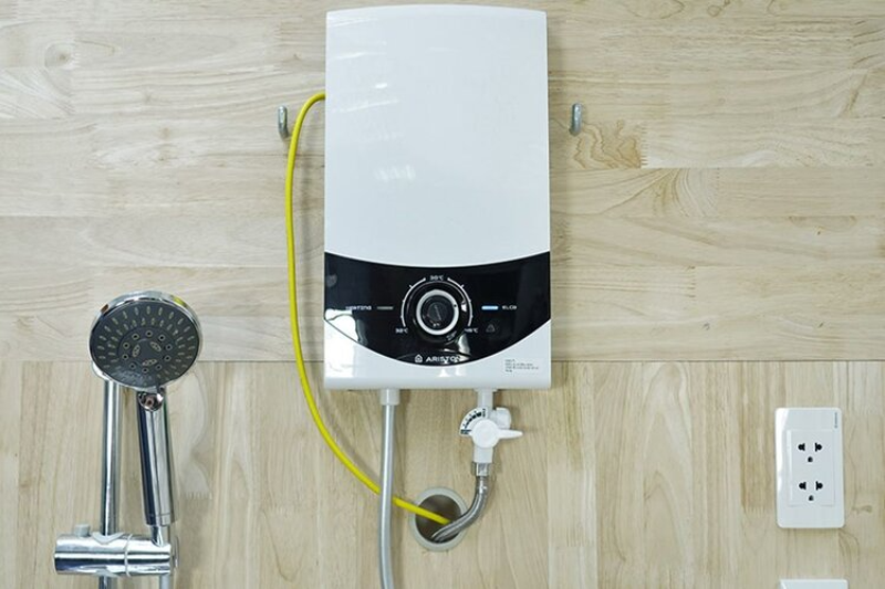 Có nên mua bình nóng lạnh trực tiếp? Lý do khiến thiết bị này ngày càng được ưa chuộng
