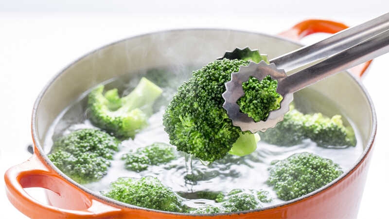 Có nên tận dụng nước luộc rau 5