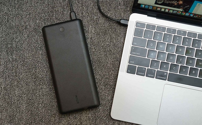 Có sạc dự phòng cho laptop không - hình 2