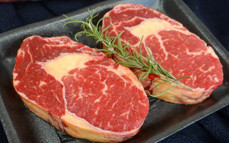 Cách chọn mua thịt thăn bò tươi ngon