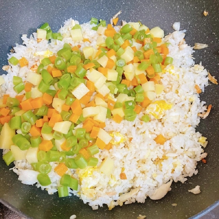 cơm chiên ghẹ 6