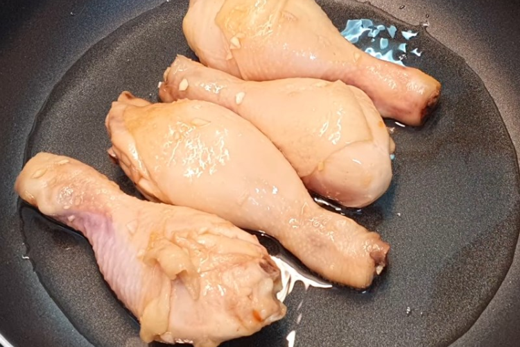 Cơm thịt gà cà chua hình 4
