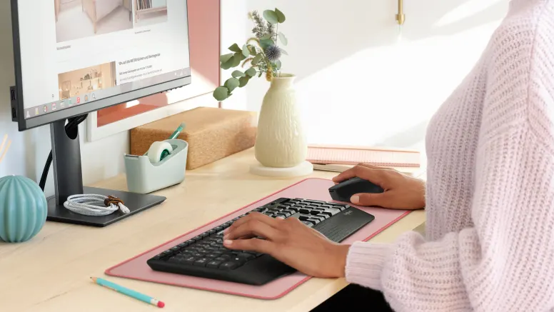 combo-ban-phim-va-chuot-khong-day-logitech-mk345-2.webp