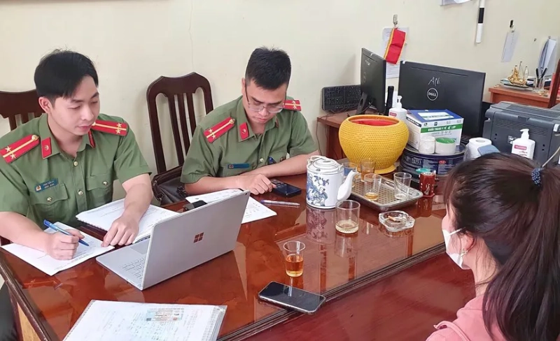 Công an có làm việc qua điện thoại hay không?