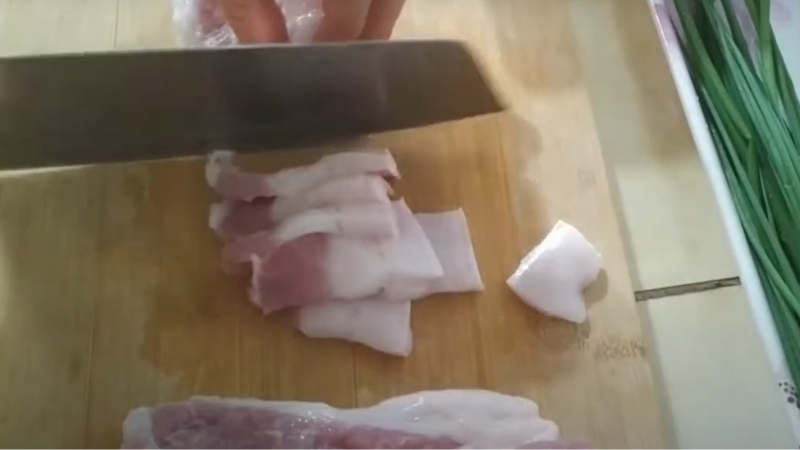 Cách làm củ cải khô xào thịt heo 2