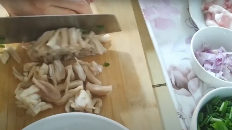 Cách làm củ cải khô xào thịt heo 3