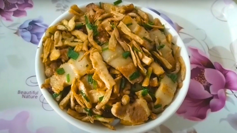 Cách làm củ cải khô xào thịt heo 6