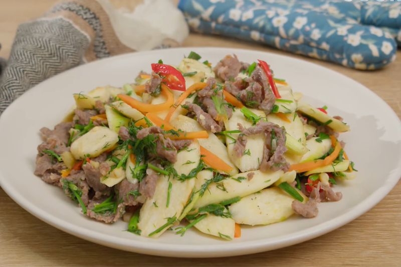 thành phẩm món củ niễng xào thịt bò