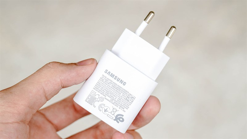 củ sạc Samsung bị nóng 6
