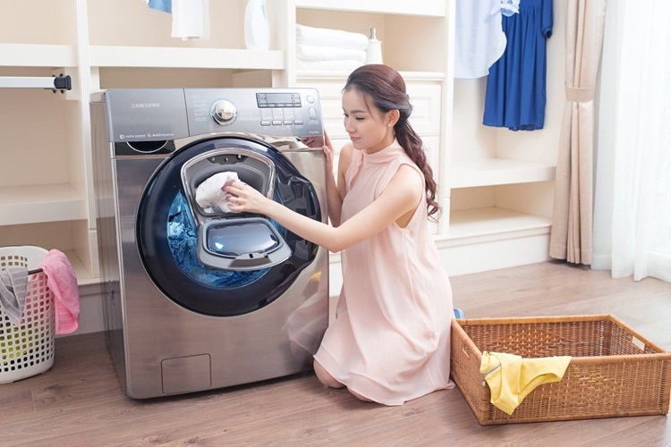 Cửa phụ Add Door trên máy giặt Samsung