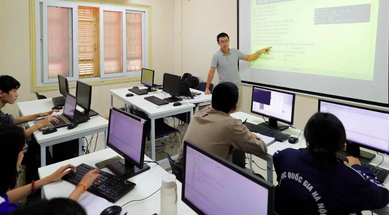 nhom nganh may tinh va cong nghe thong tin
