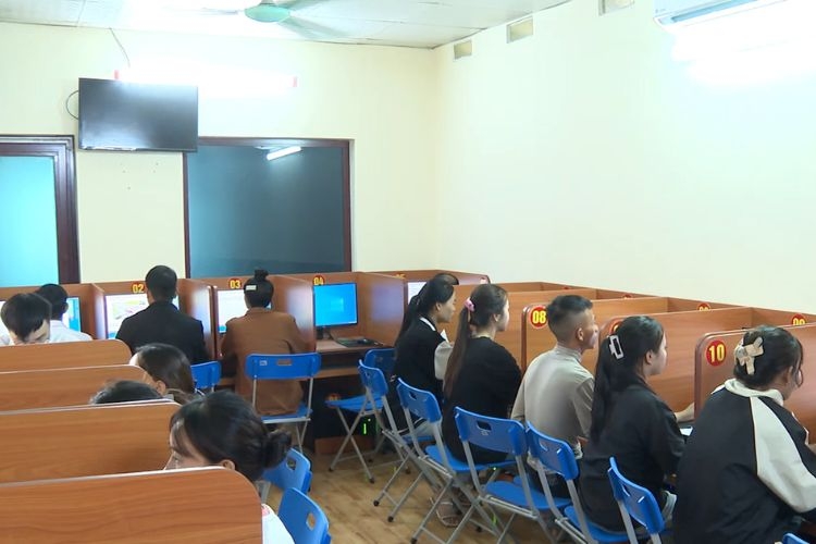 đã có bằng ô tô có cần bằng xe máy không