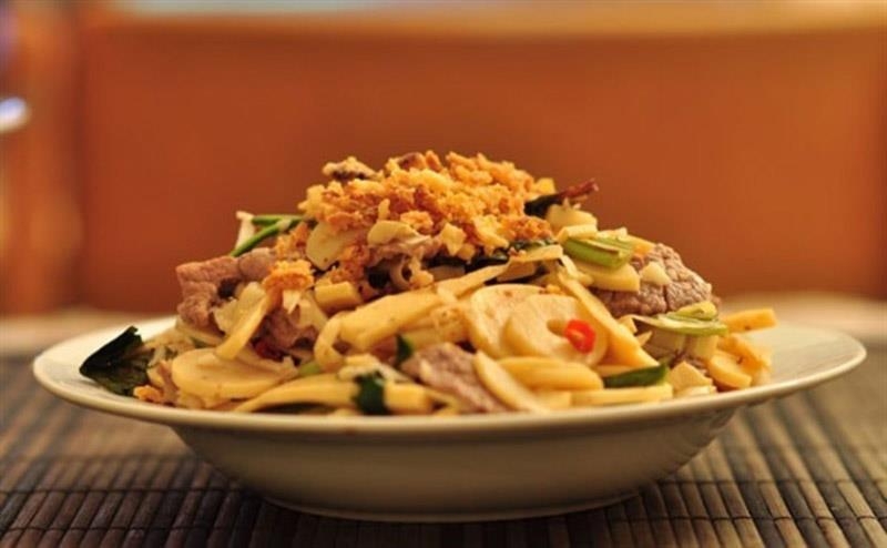 Ong rừng xào măng