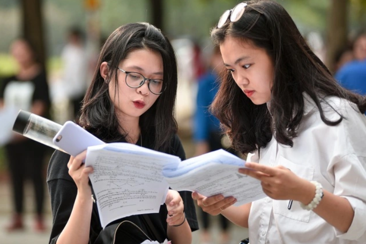 đại học thăng long điểm chuẩn 2025 5