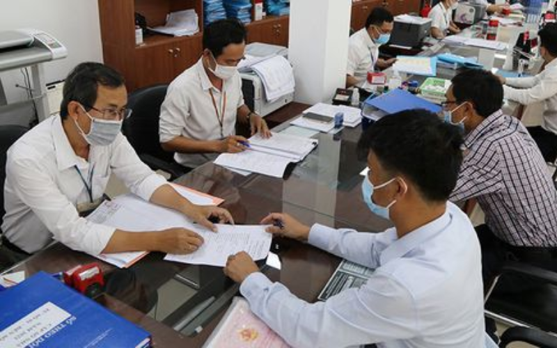 Chờ thông báo xử lý hồ sơ