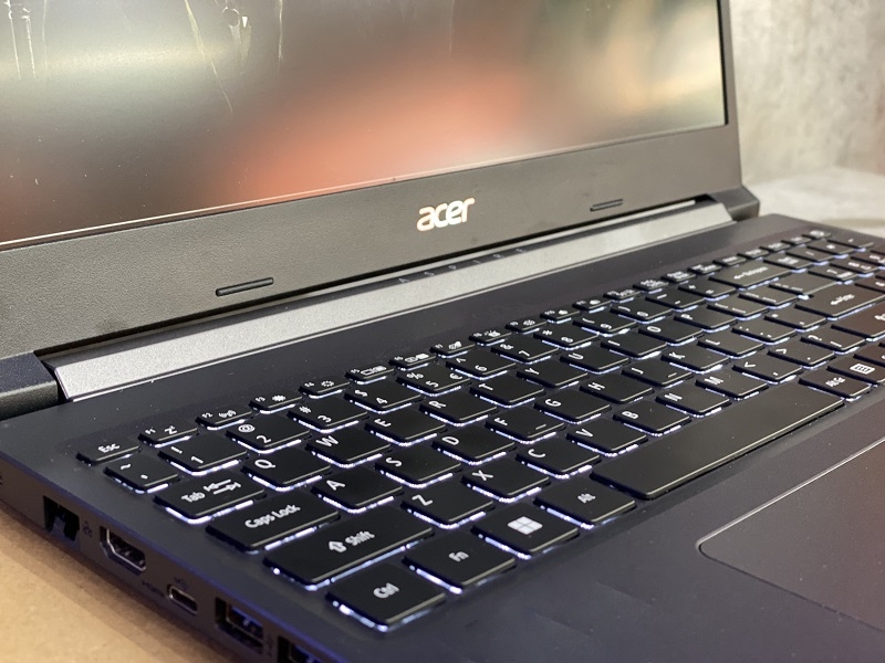 Đánh giá Acer Aspire 7 A715-42G-R05G (ảnh 5)