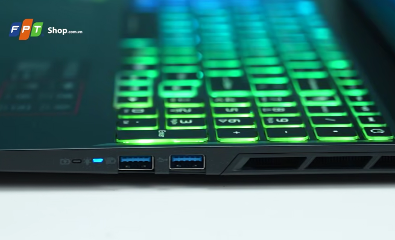 Acer Gaming Nitro ProPanel AN16S-61-R5F4 - hình 6