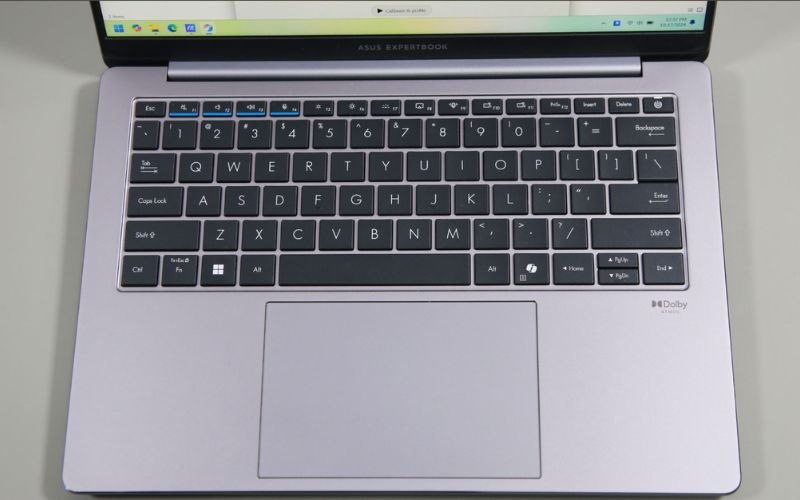 Đánh giá ASUS ExpertBook P5 (P5405) về bàn phím