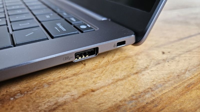 Đánh giá ASUS ExpertBook P5 (P5405) về kết nối