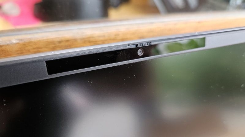 Đánh giá ASUS ExpertBook P5 (P5405) về webcam