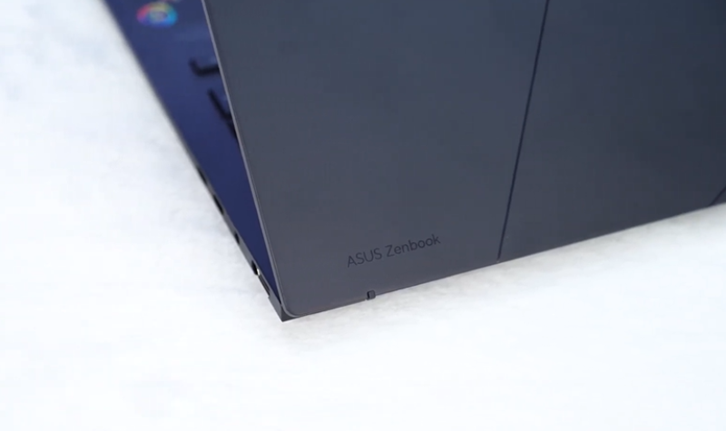 Đánh giá Asus Zenbook 14 OLED (hình 2)