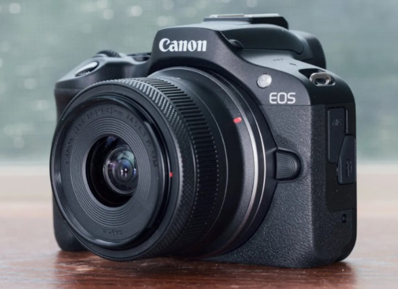 Đánh giá Canon R100  - hình 1