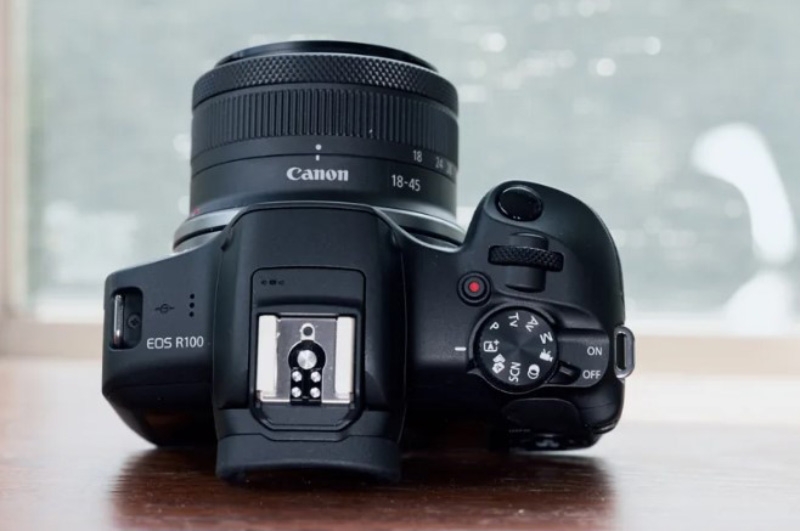 Đánh giá Canon R100  - hình 2