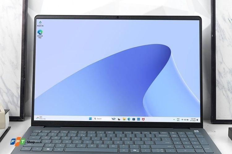 Đánh giá Dell Inspiron 16 N5640