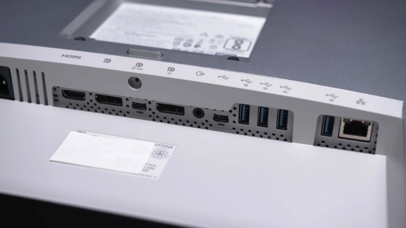 Đánh giá Dell U2723QE về khả năng kết nối