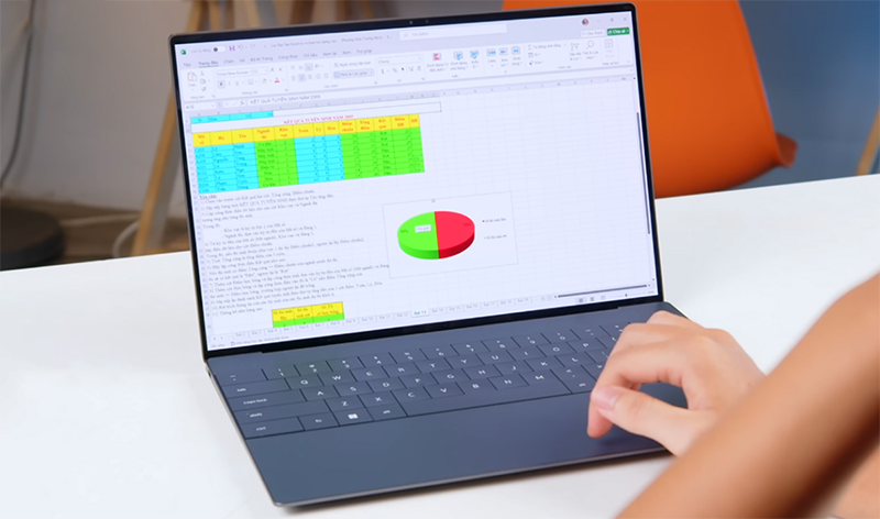 Đánh giá Dell XPS 9350 (hình 7)
