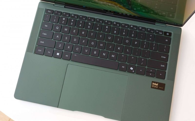 Đánh giá Honor MagicBook Art 14 về bàn phím