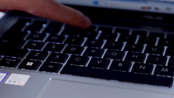 Đánh giá laptop ASUS VivoBook 14 A1407CA-LY008WS - hình 8