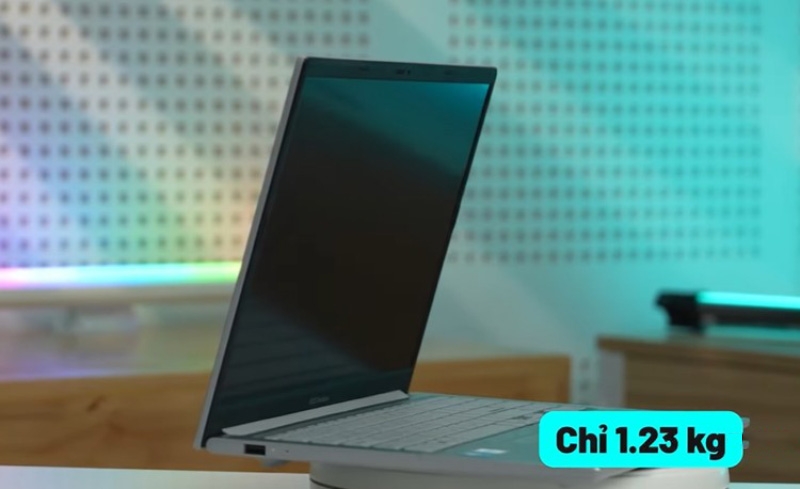 Đánh giá laptop Asus Vivobook 14 X1404VA-EB355W - hình 1