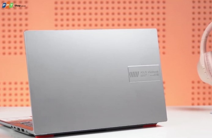 Đánh giá laptop ASUS Vivobook E1404FA-EB482W - hình 1