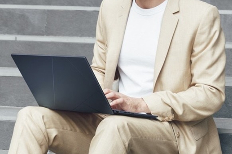 Đánh giá laptop ASUS ZenBook 14 UX3405CA-PZ188WS - hình 2