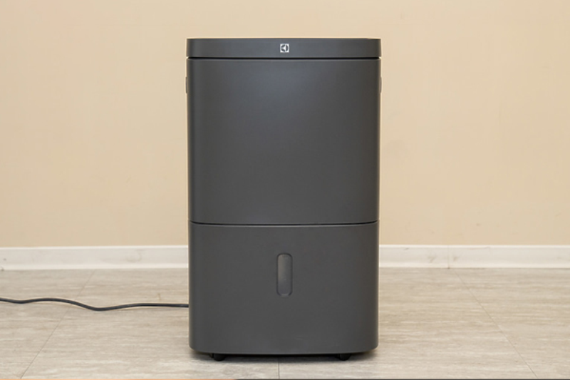 Đ&aacute;nh gi&aacute; m&aacute;y h&uacute;t ẩm Electrolux EDH12TRBD2 - h&igrave;nh 5