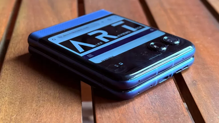 danh-gia-motorola-razr-60-1.webp