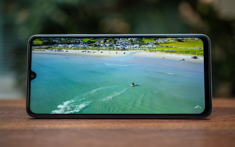 Đánh giá Nubia V70 Max về màn hình