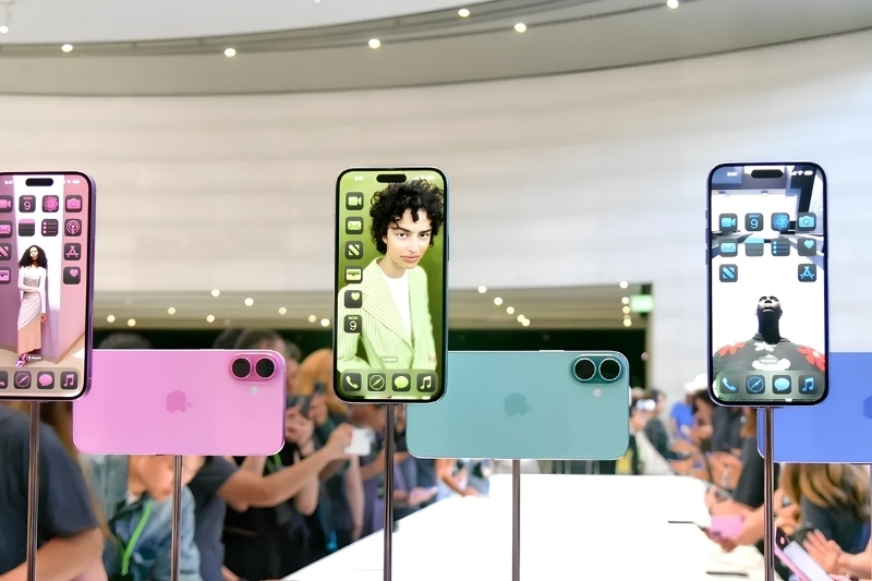 đánh giá pin iphone 16 plus 3
