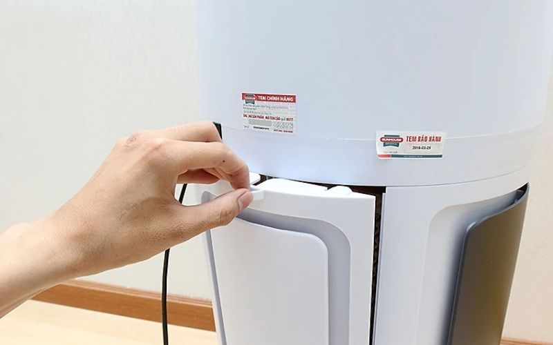 Quạt điều hòa Sunhouse SHD7715 được trang bị bình chứa nước dung tích lớn lên đến 11.5 lít